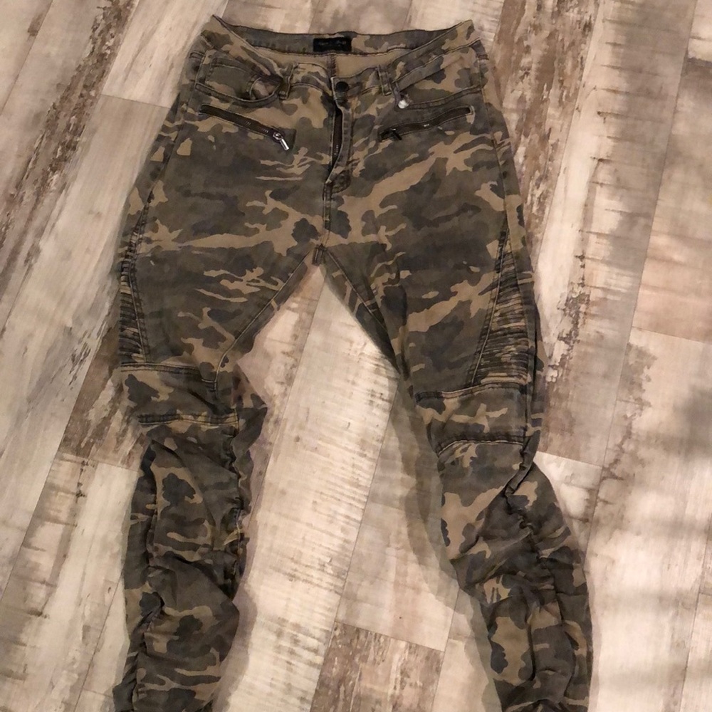 Camo pants